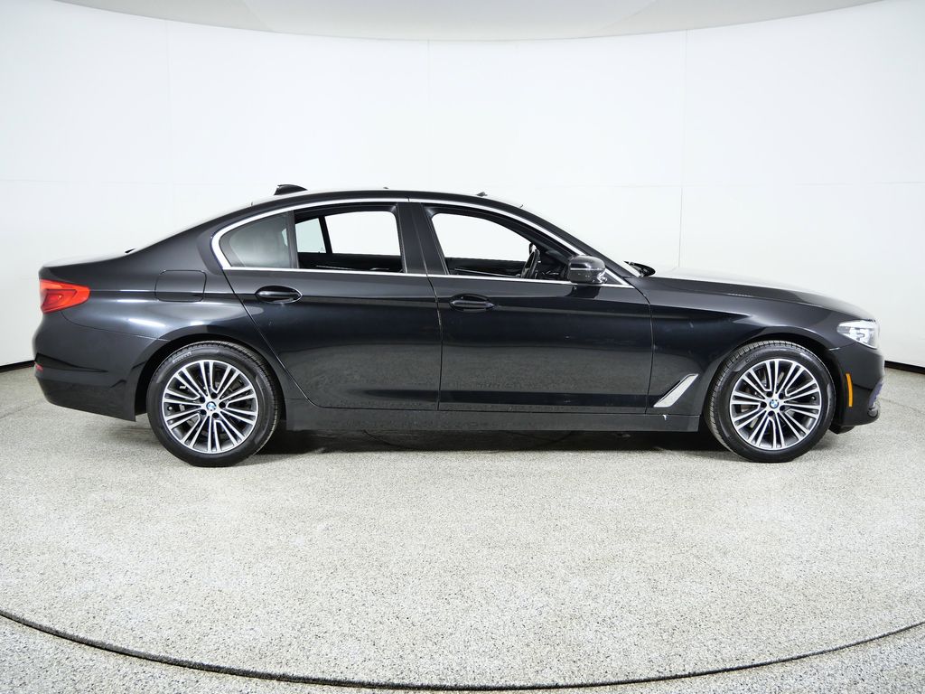 Thumbnail: 2019 BMW 5 Series - 9