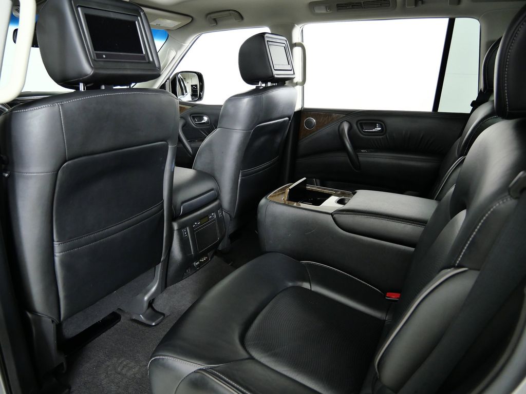 Thumbnail: 2015 INFINITI QX80 - 31