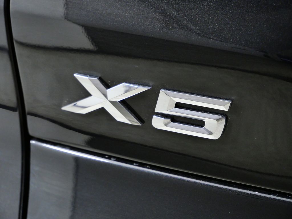 Thumbnail: 2026 BMW X5 - 13