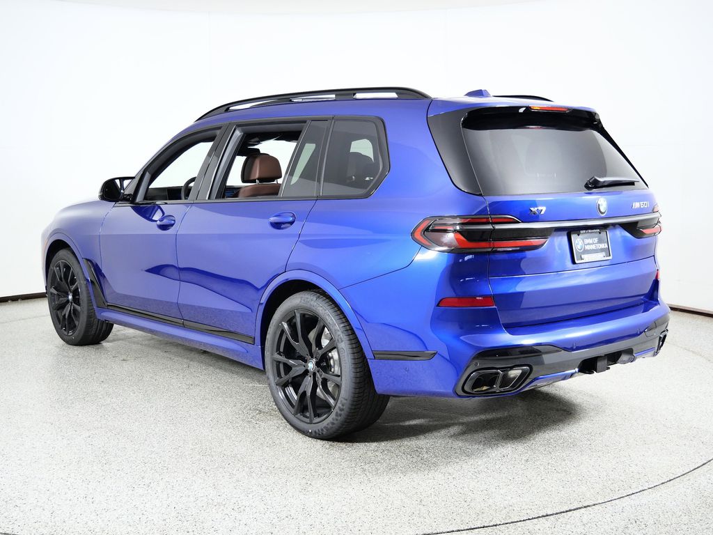 Thumbnail: 2026 BMW X7 - 14