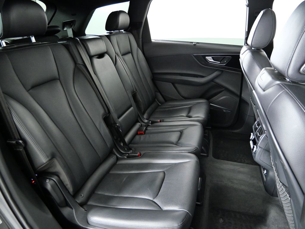 Thumbnail: 2019 Audi Q7 - 27