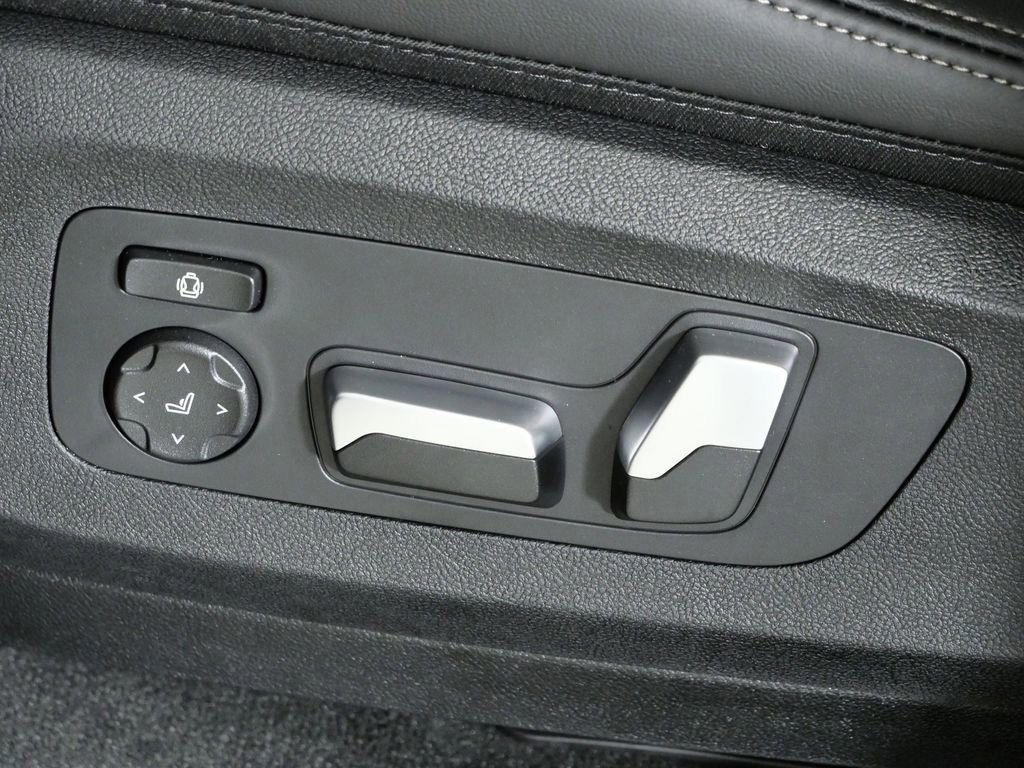 Thumbnail: 2026 BMW X5 - 40