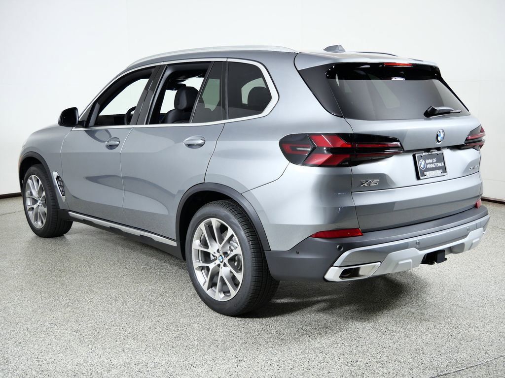 Thumbnail: 2026 BMW X5 - 16