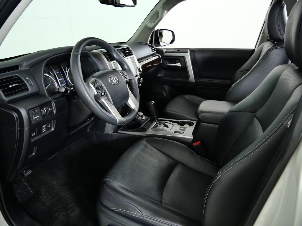 Thumbnail: 2022 Toyota 4Runner - 32