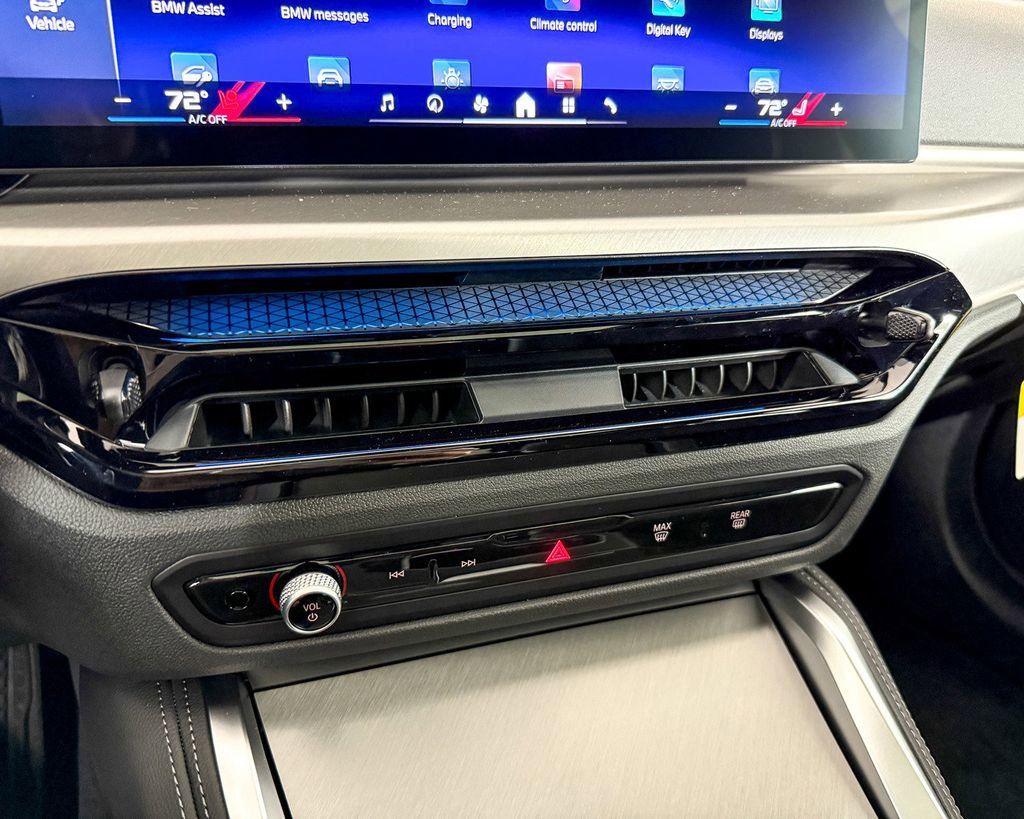 Thumbnail: 2025 BMW i4 - 49