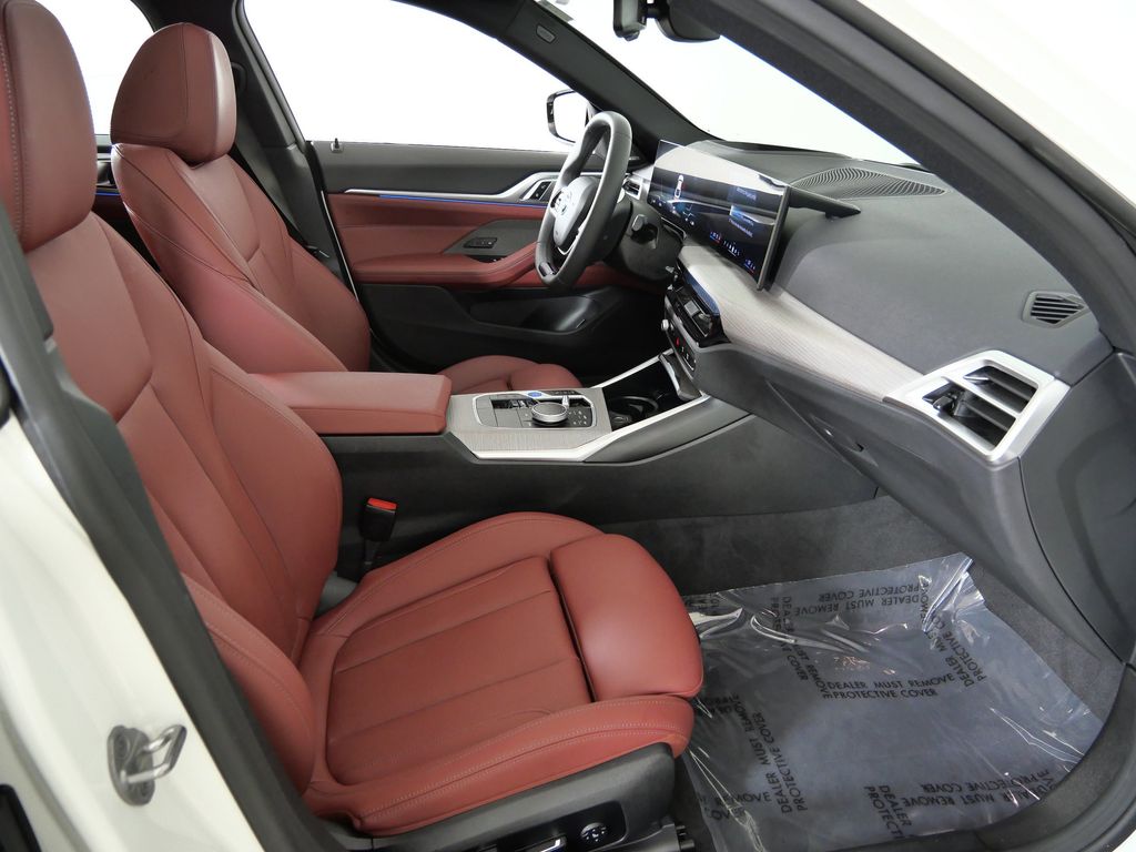 Thumbnail: 2025 BMW i4 - 24