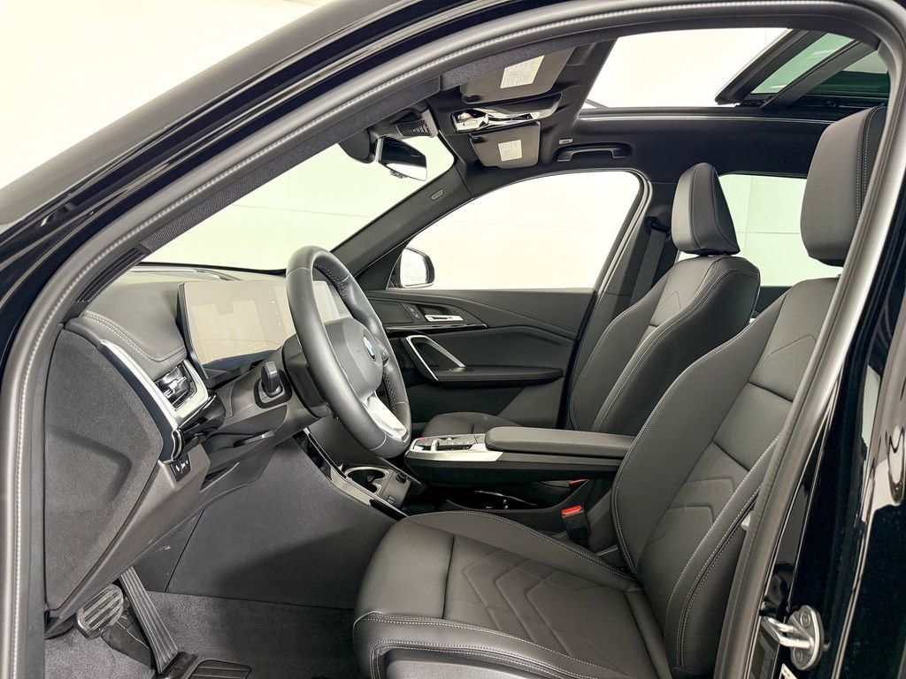 Thumbnail: 2025 BMW X1 - 33