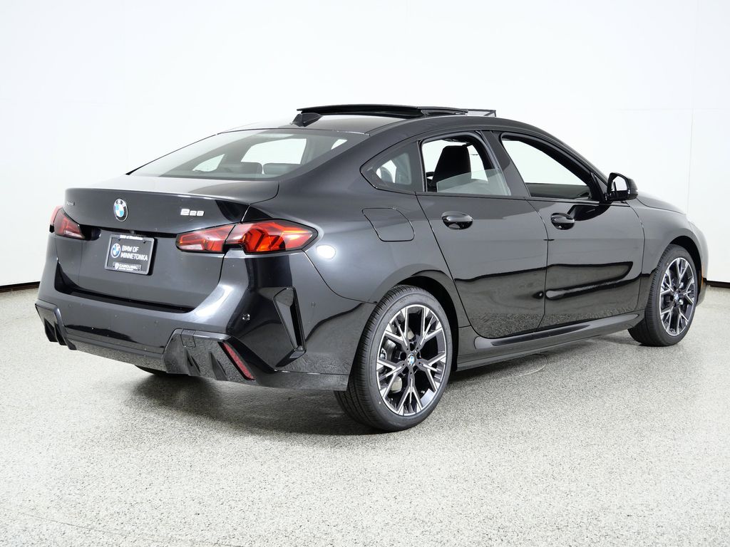 Thumbnail: 2026 BMW 2 Series - 9