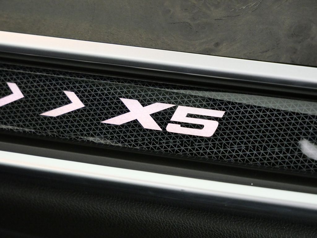 Thumbnail: 2024 BMW X5 - 29