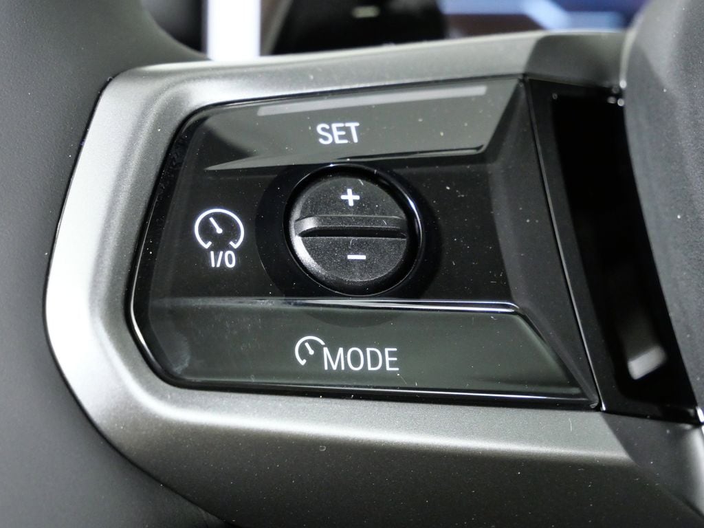 Thumbnail: 2026 BMW 5 Series - 40