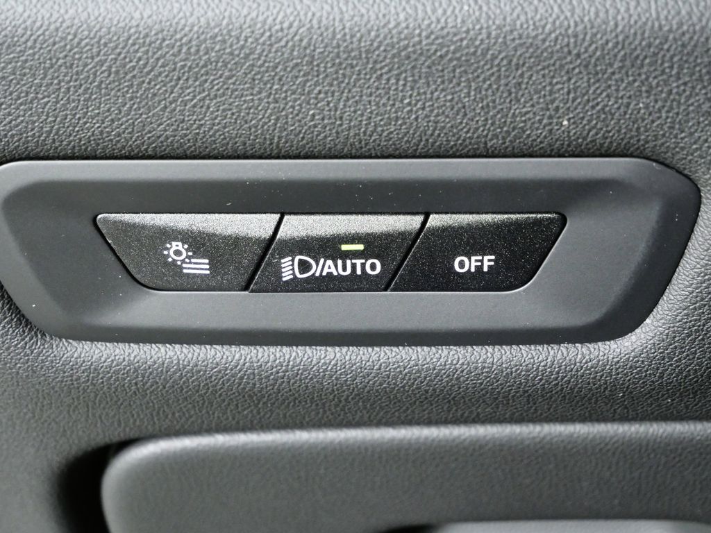 Thumbnail: 2026 BMW X5 - 40