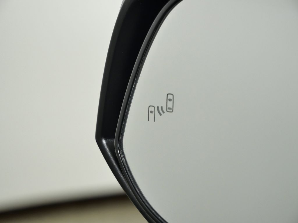 Thumbnail: 2021 Toyota RAV4 - 34