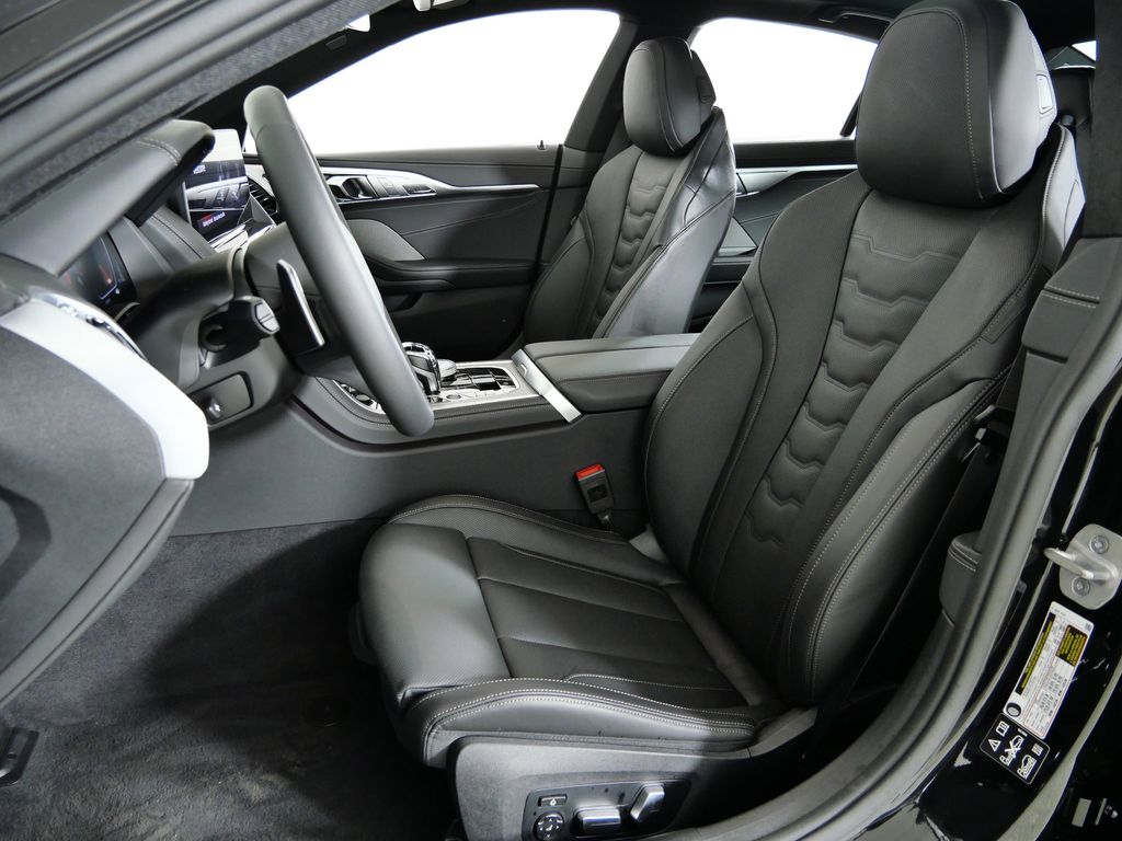 Thumbnail: 2026 BMW 8 Series - 35