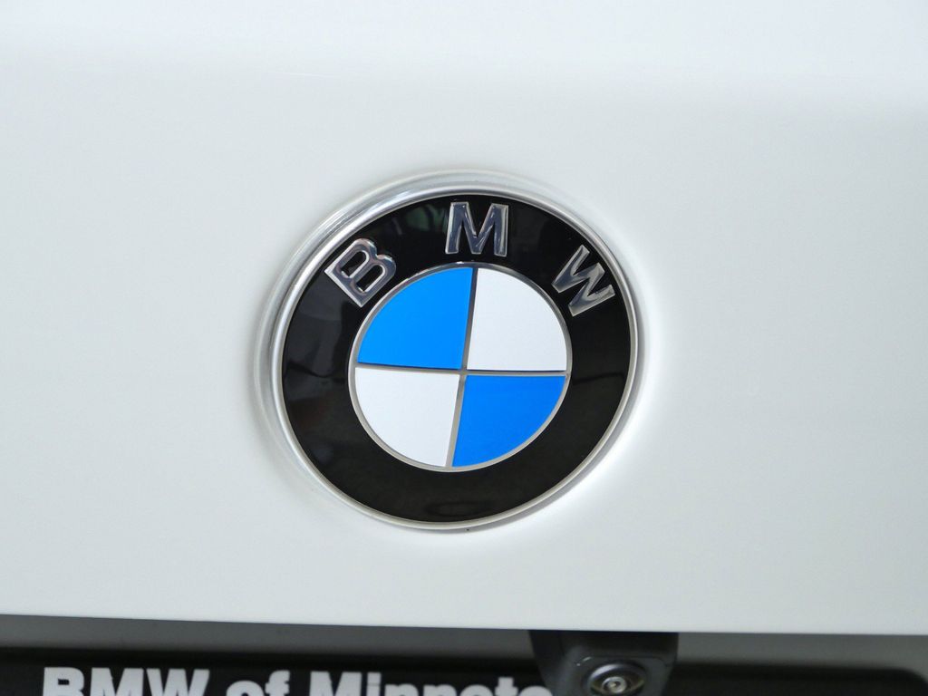 Thumbnail: 2026 BMW X5 - 13