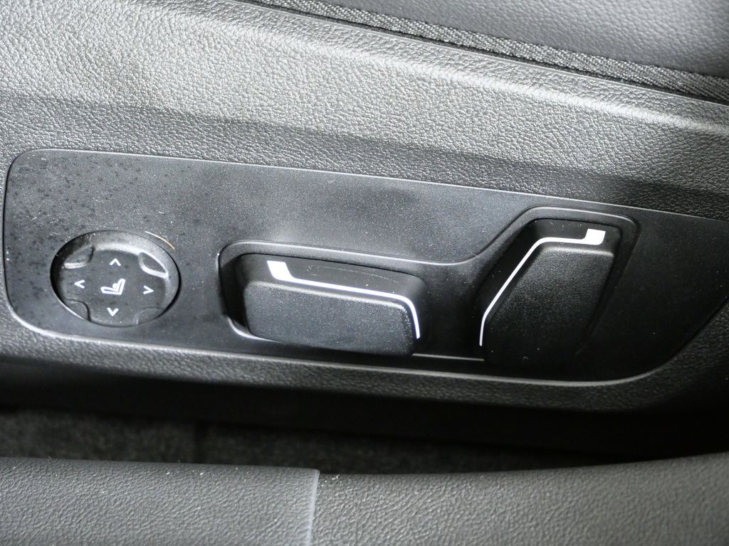 Thumbnail: 2026 BMW i4 - 38