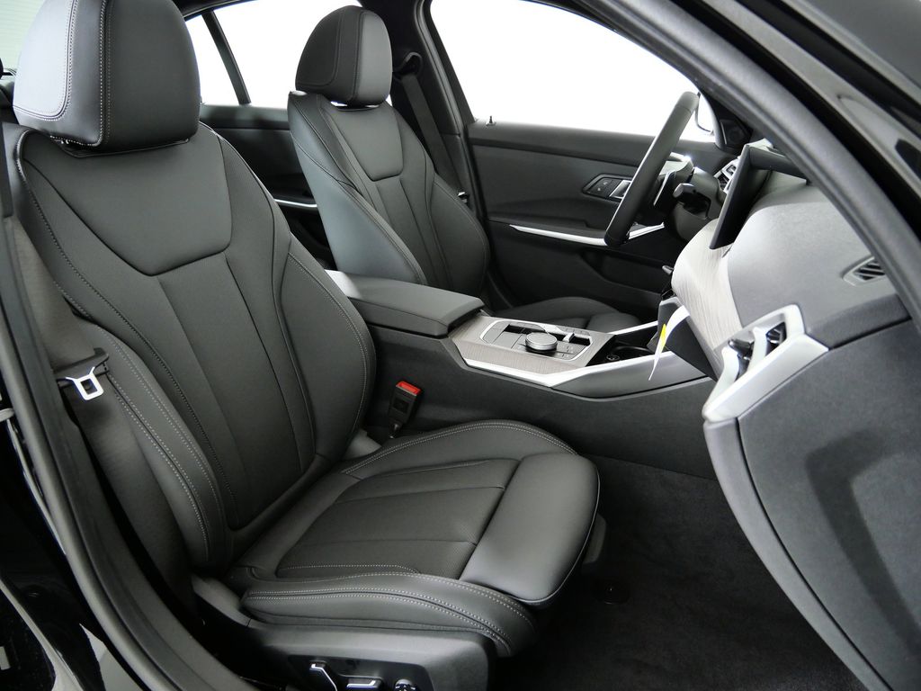 Thumbnail: 2026 BMW 3 Series - 21