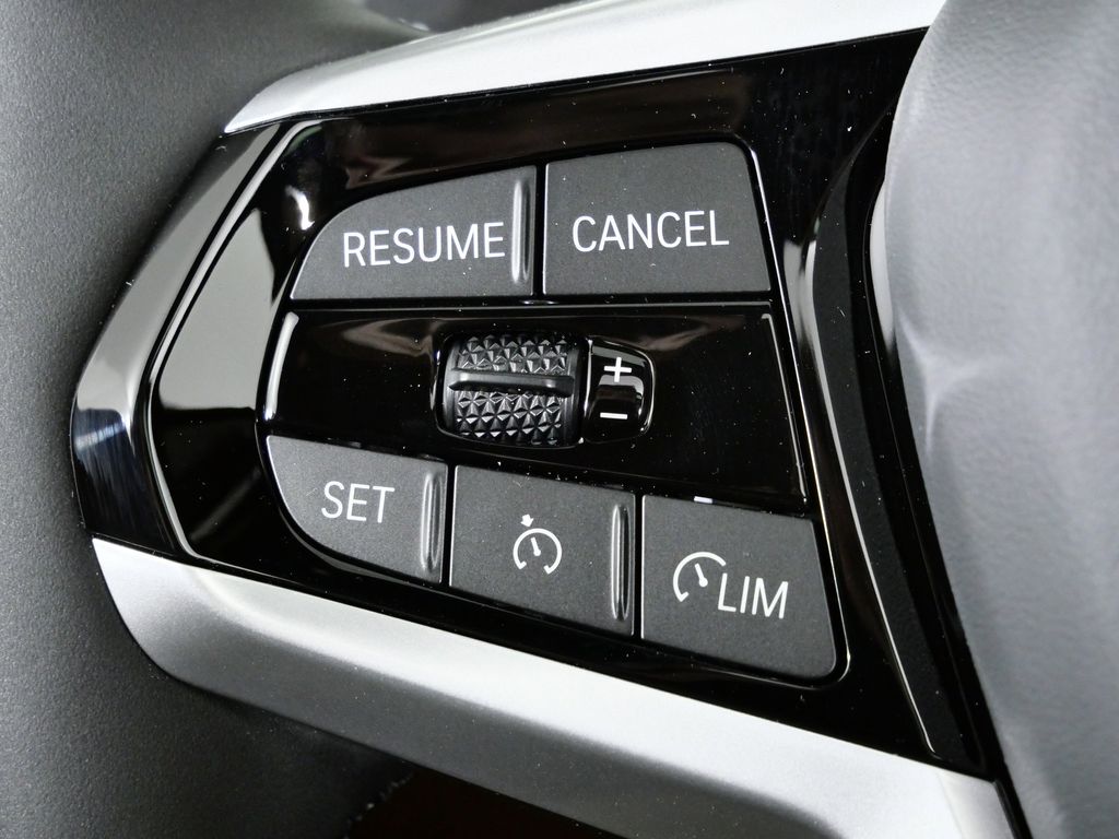 Thumbnail: 2026 BMW 3 Series - 39