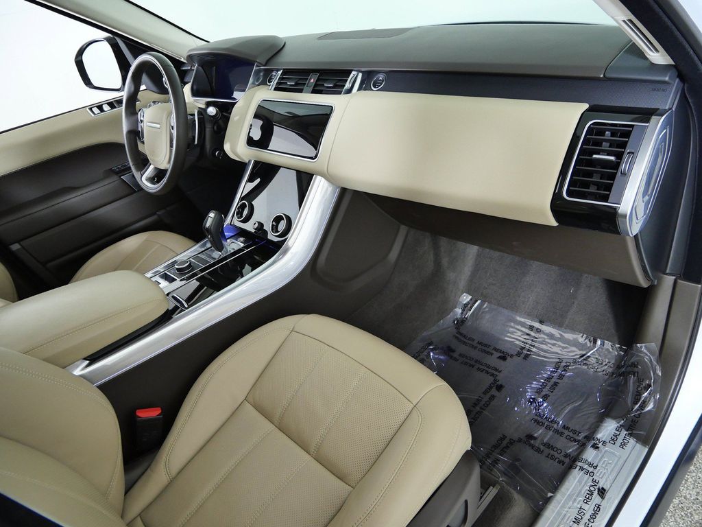 Thumbnail: 2022 Land Rover Range Rover Sport - 17