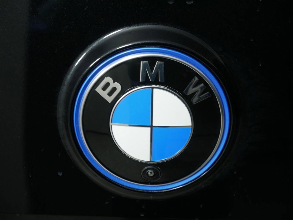 Thumbnail: 2025 BMW iX - 12