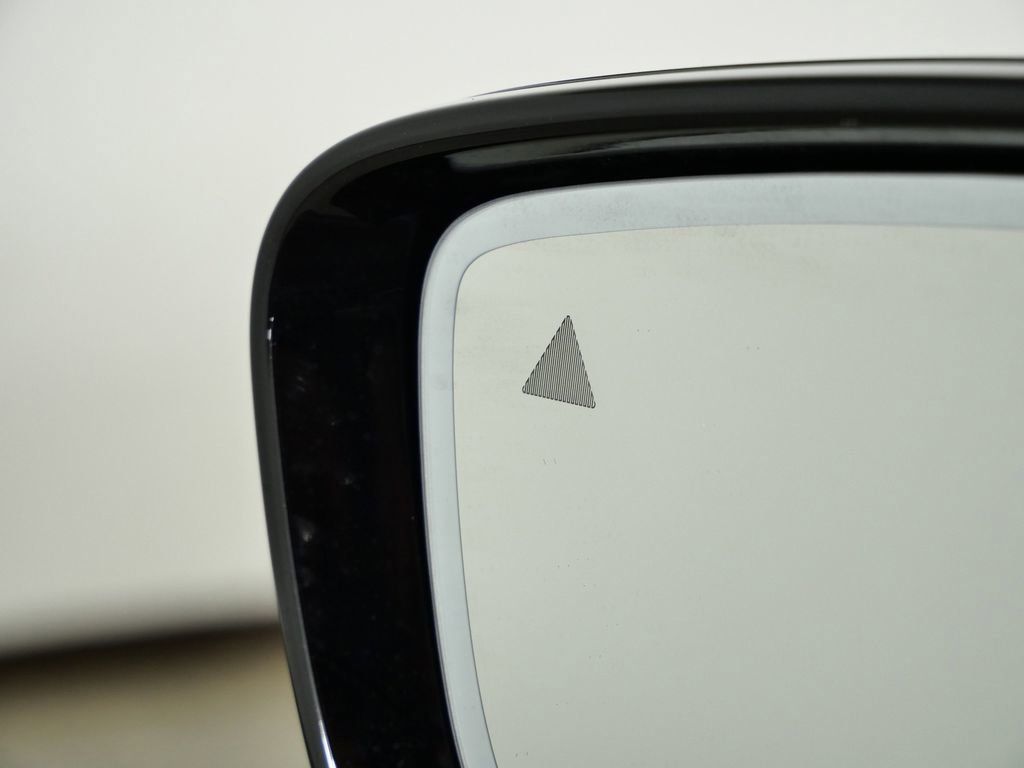 Thumbnail: 2026 BMW 8 Series - 39