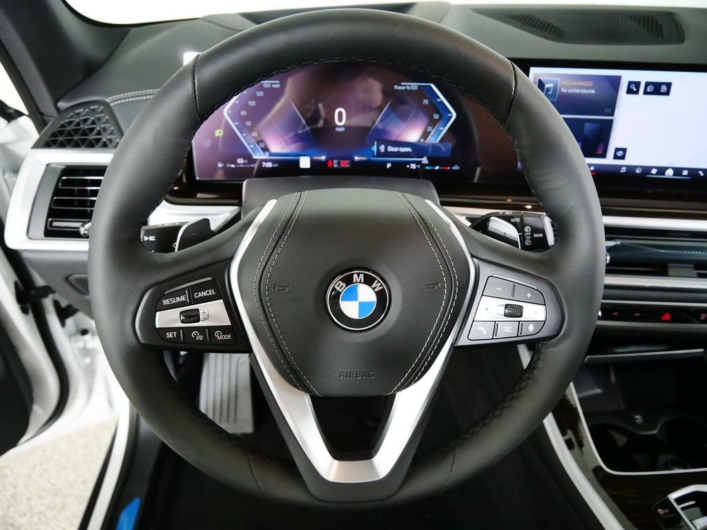 Thumbnail: 2026 BMW X5 - 38