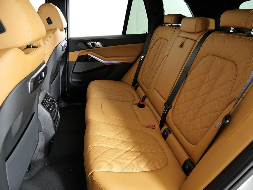 Thumbnail: 2026 BMW X5 - 33