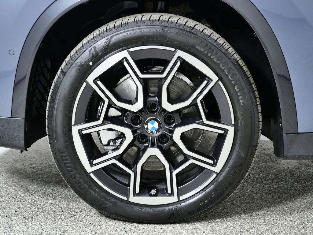 Thumbnail: 2026 BMW X1 - 17