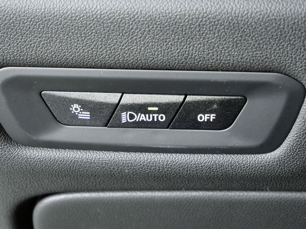 Thumbnail: 2026 BMW X5 - 40