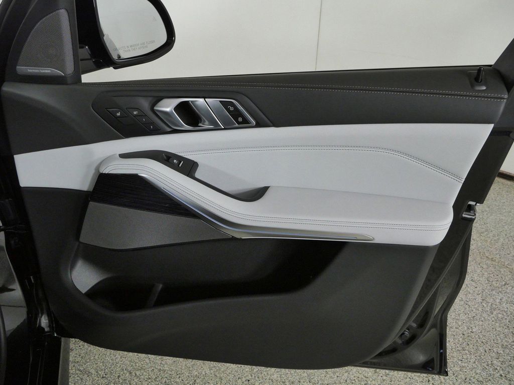 Thumbnail: 2026 BMW X5 - 19
