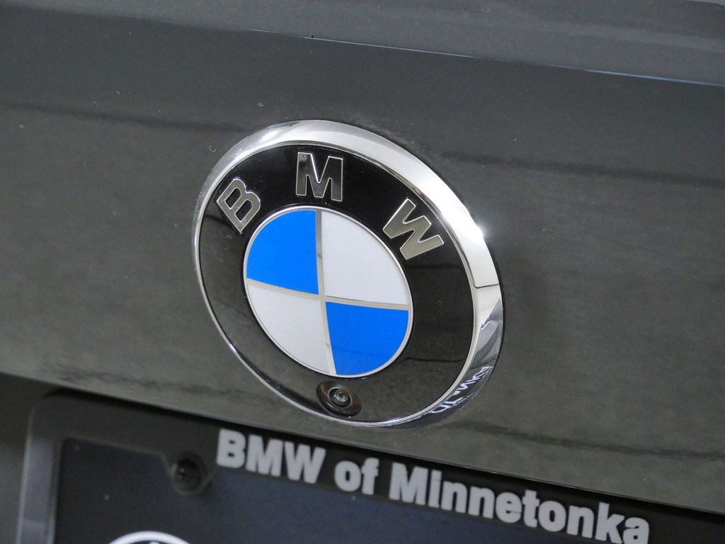 Thumbnail: 2026 BMW i4 - 11