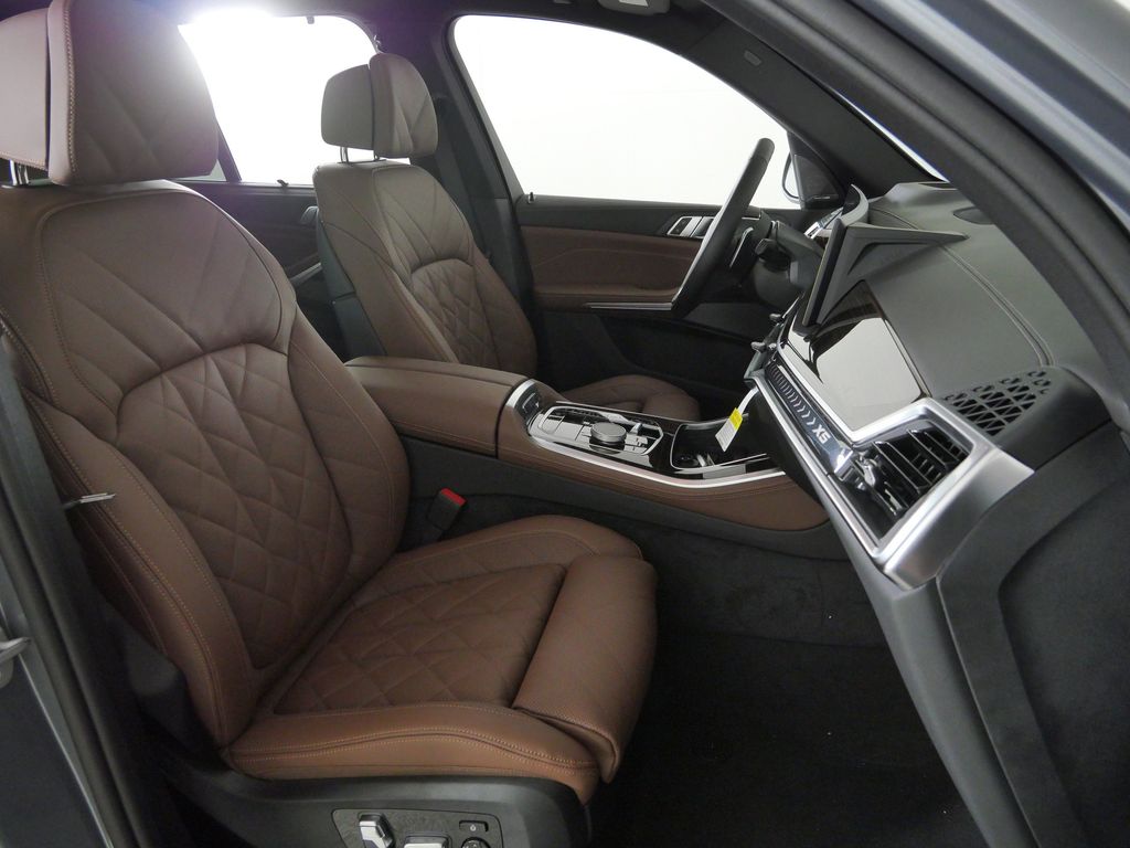 Thumbnail: 2026 BMW X5 - 21