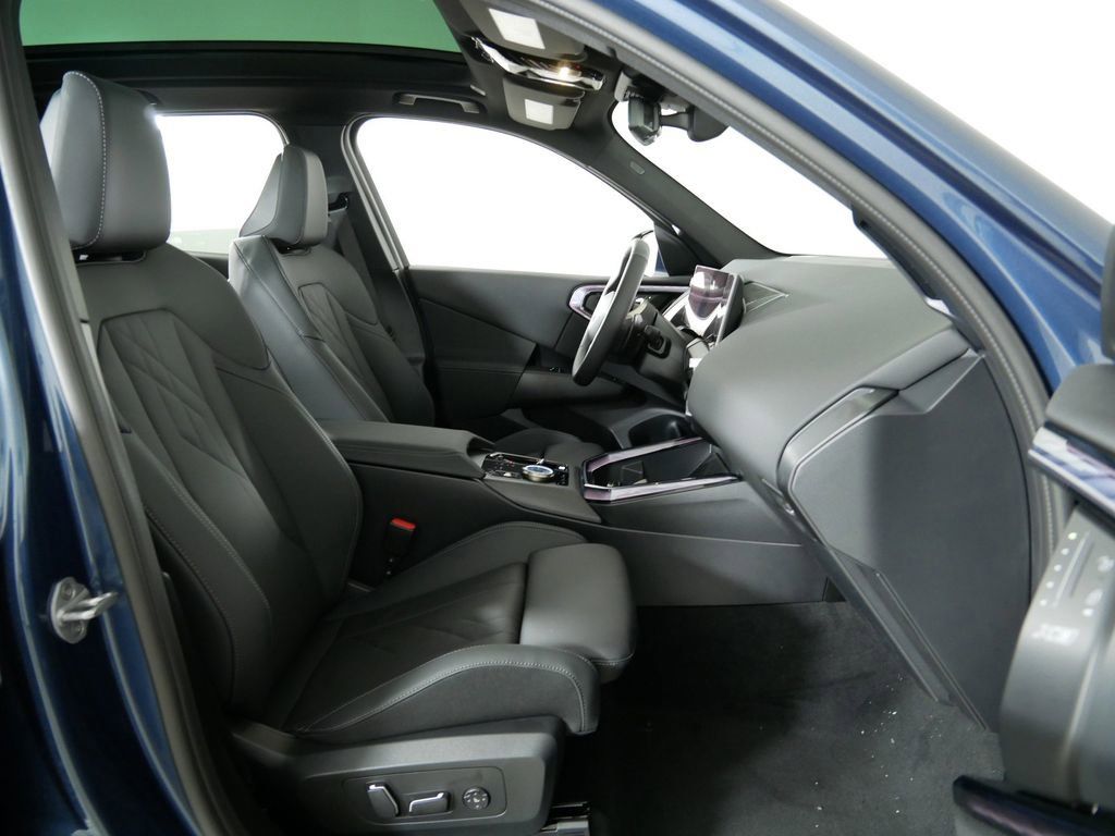 Thumbnail: 2025 BMW X3 - 23