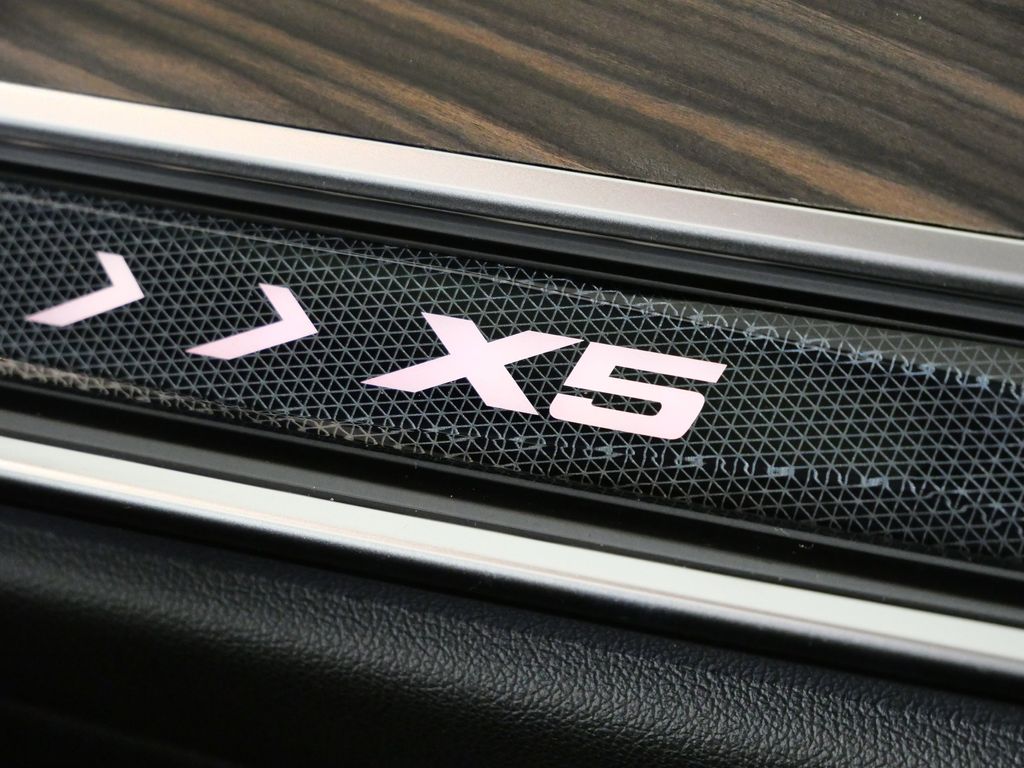 Thumbnail: 2026 BMW X5 - 24