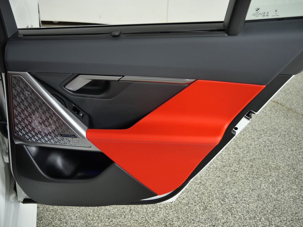 Thumbnail: 2026 BMW M5 - 26