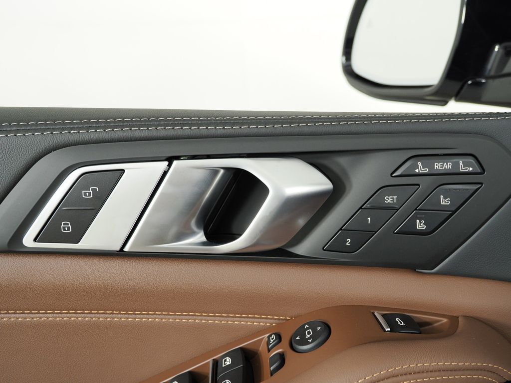 Thumbnail: 2026 BMW X7 - 35