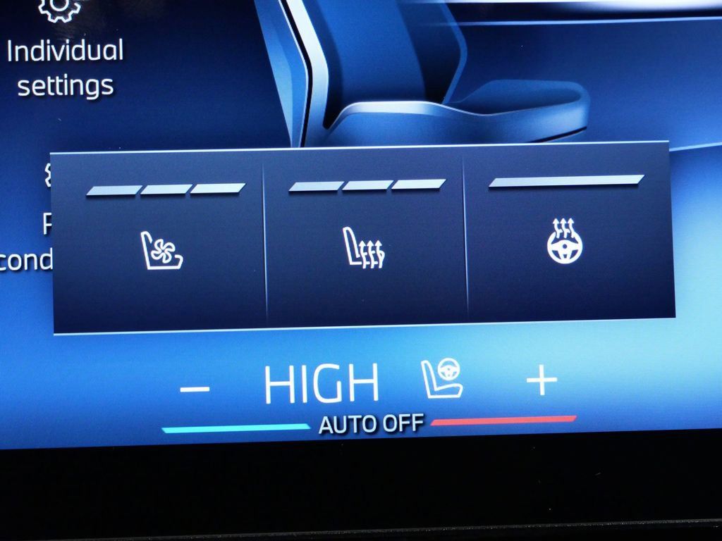 Thumbnail: 2026 BMW X7 - 49