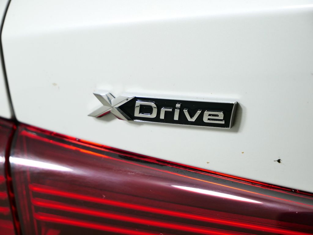 Thumbnail: 2026 BMW 4 Series - 12