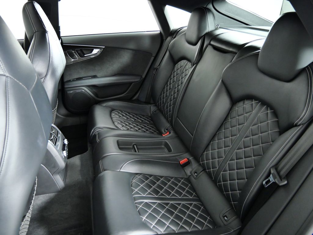 Thumbnail: 2017 Audi S7 - 33