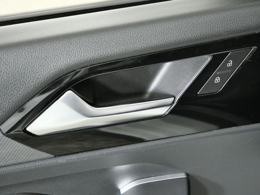 Thumbnail: 2019 Volkswagen Jetta - 34