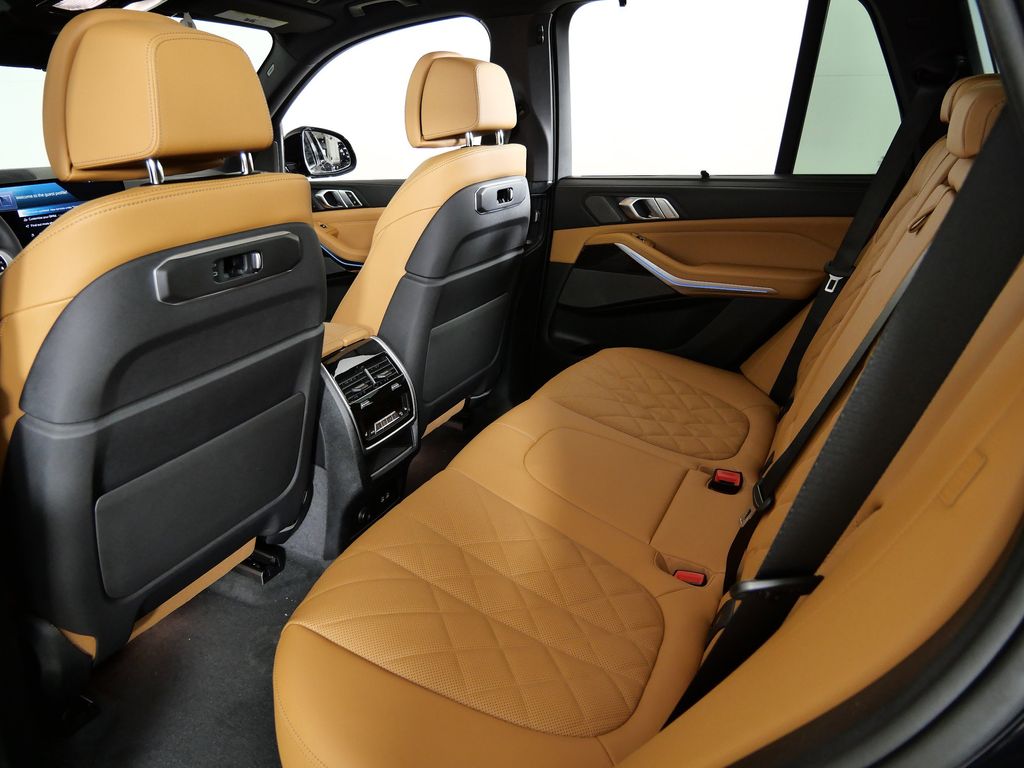 Thumbnail: 2026 BMW X5 - 32