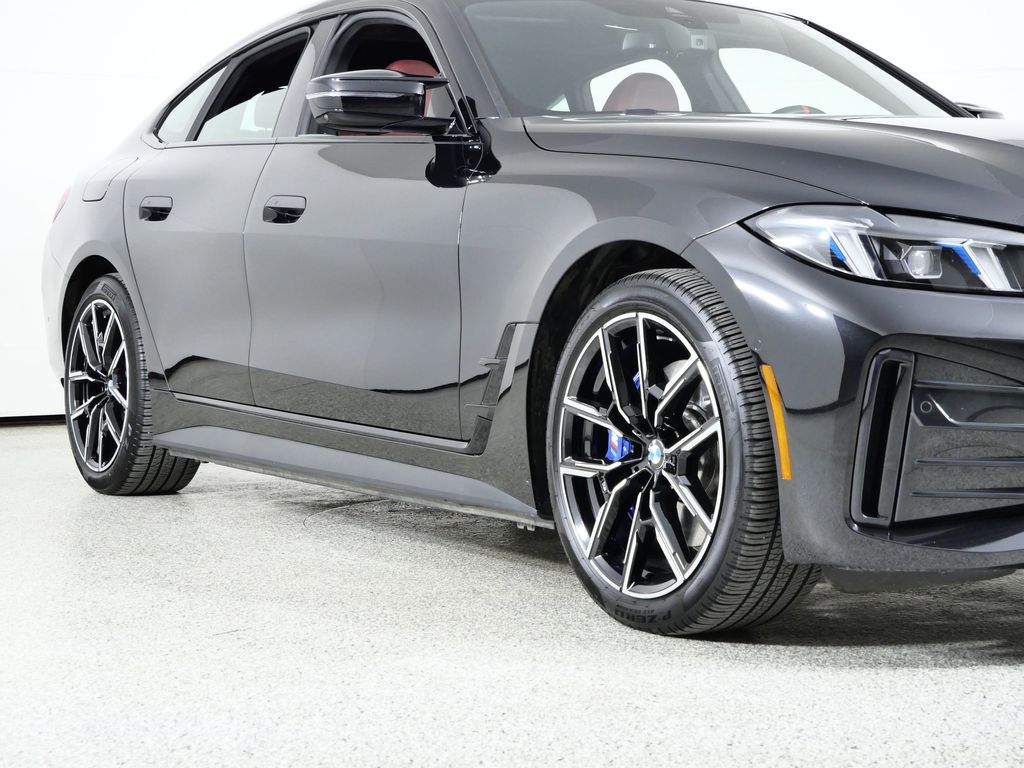 Thumbnail: 2025 BMW i4 - 8