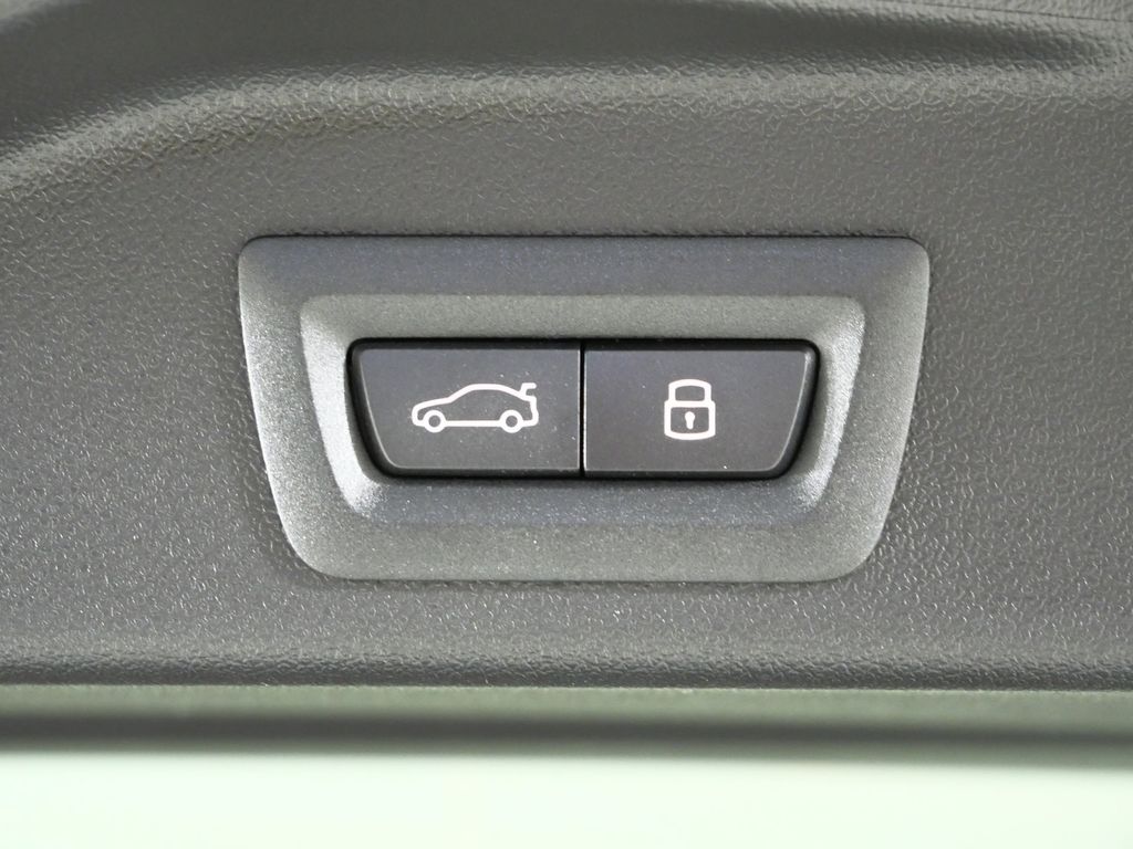 Thumbnail: 2026 BMW X5 - 30