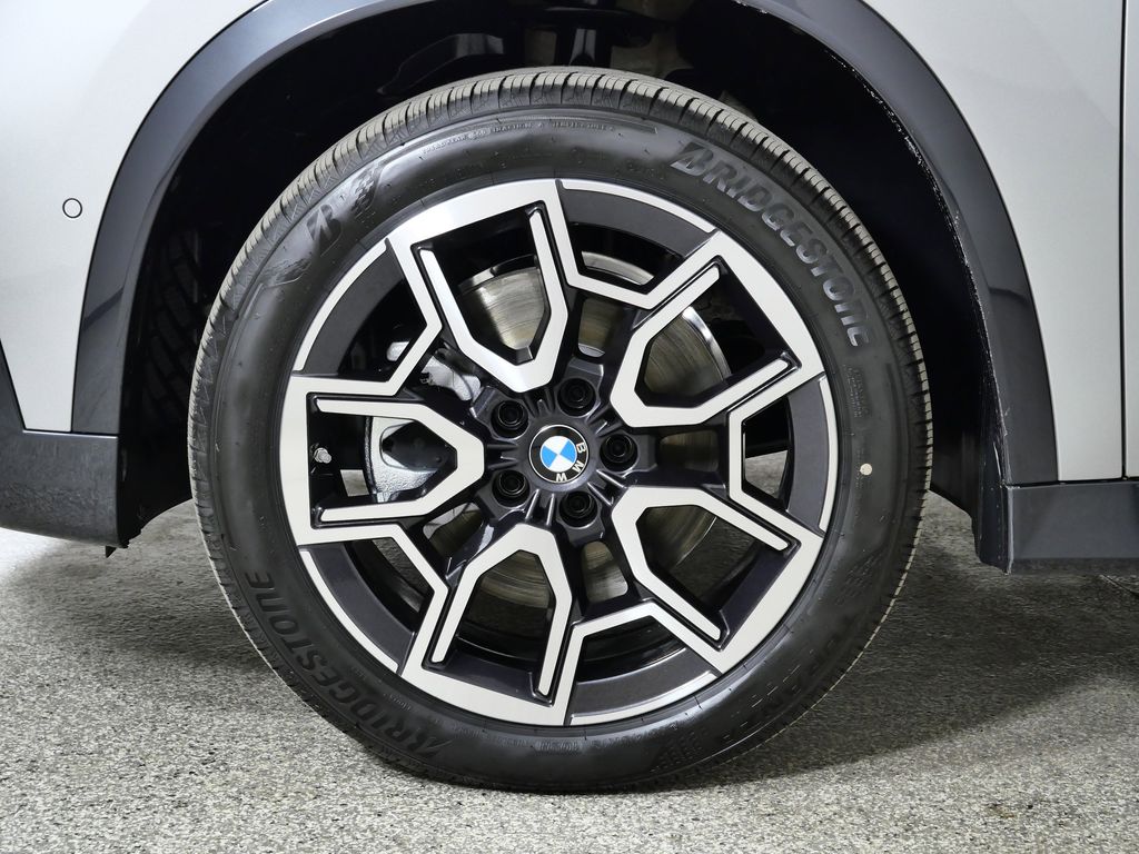 Thumbnail: 2026 BMW X1 - 17