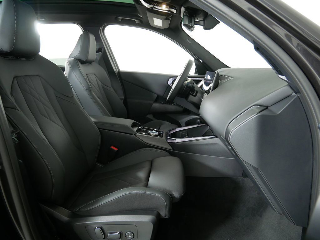 Thumbnail: 2025 BMW X3 - 23