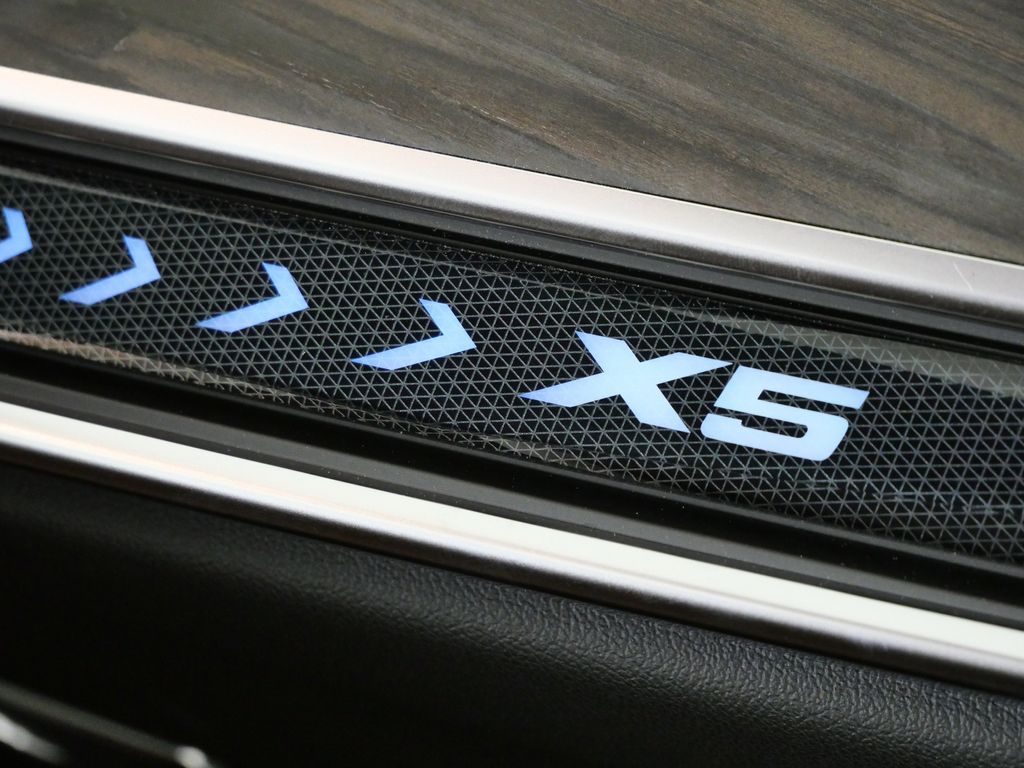 Thumbnail: 2026 BMW X5 - 26