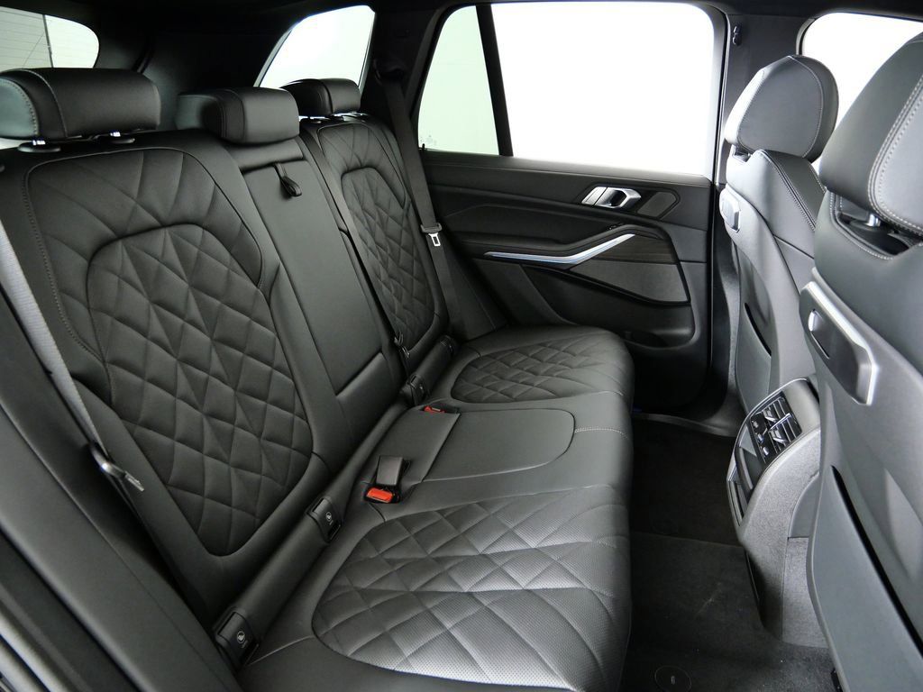 Thumbnail: 2026 BMW X5 - 29