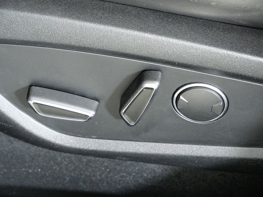 Thumbnail: 2017 Lincoln MKX - 39