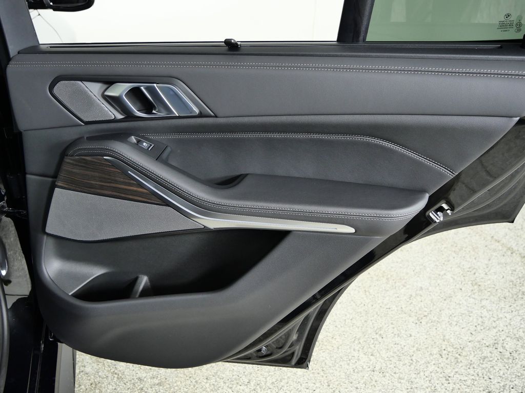 Thumbnail: 2026 BMW X5 - 25