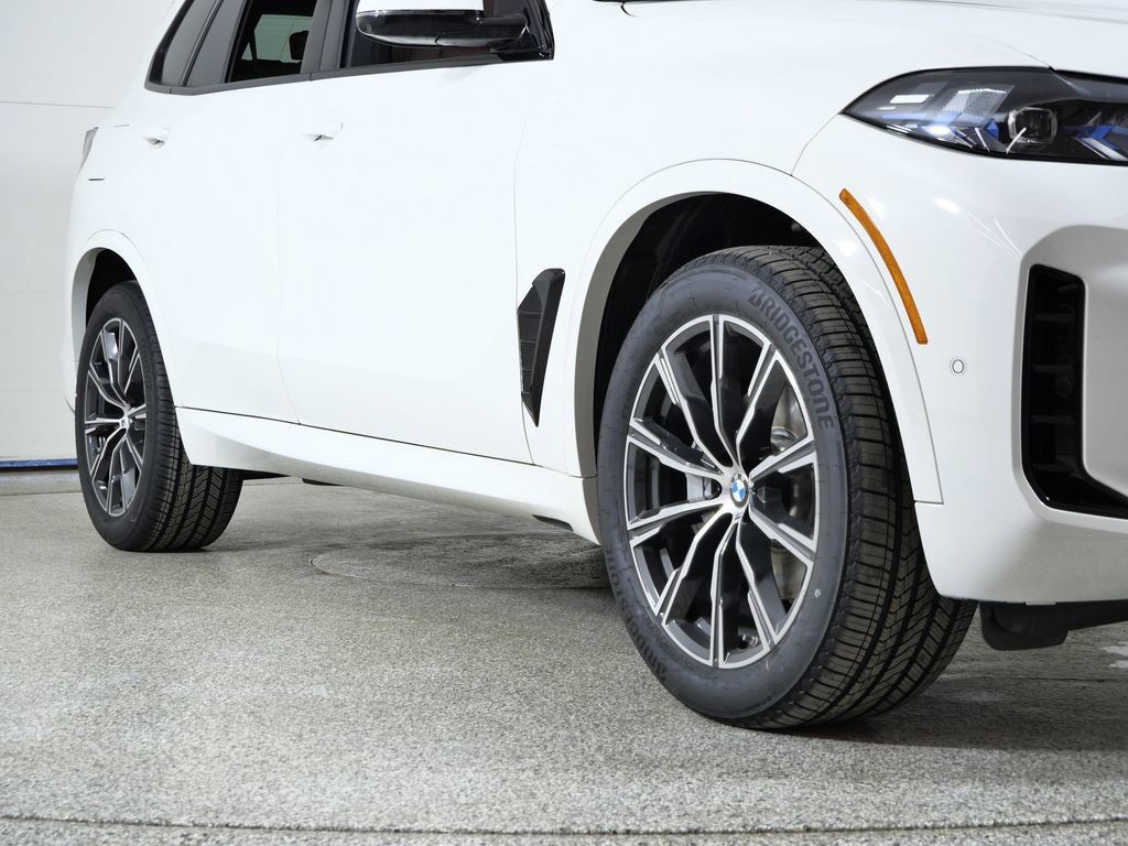 Thumbnail: 2026 BMW X5 - 8