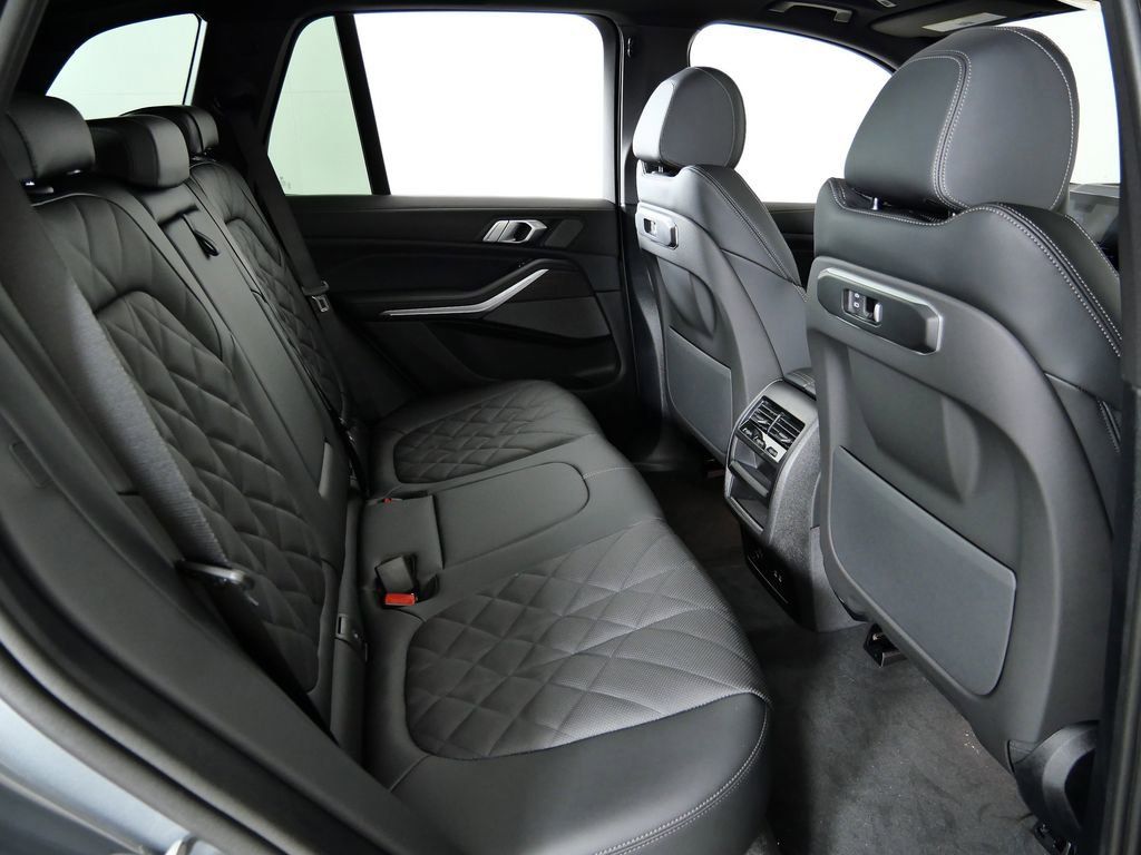 Thumbnail: 2026 BMW X5 - 28